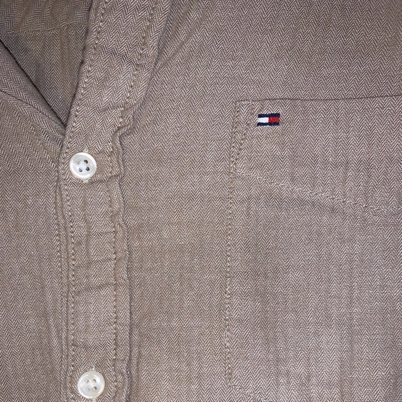 Size L Tommy Hilfiger Long Sleeve Button Down - Picture 4 of 4
